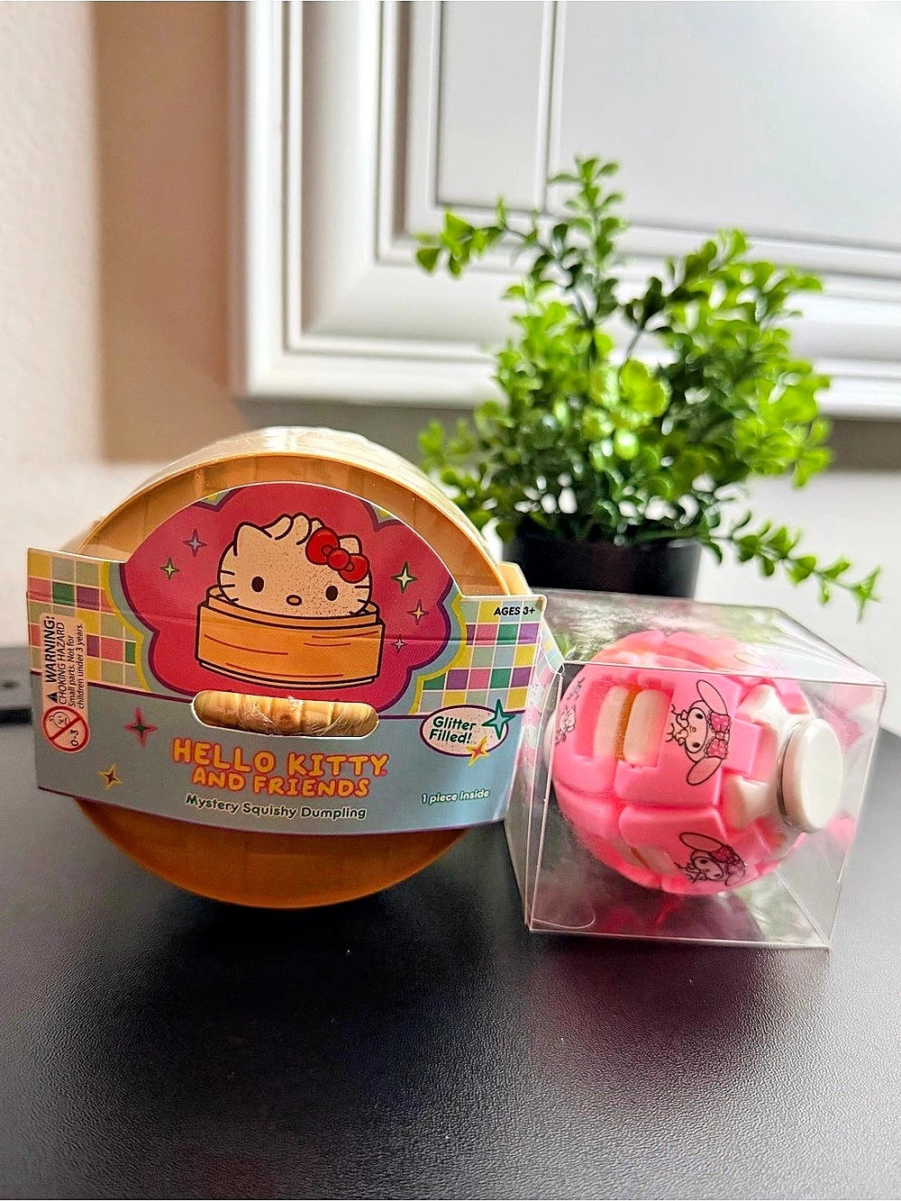 Hello Kitty Squishy Dumpling & Fidget Spinner Bundle